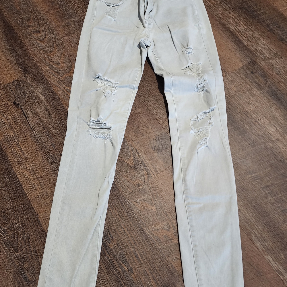 American Eagle Outfitters Light Gray Distressed Skinny Jeans